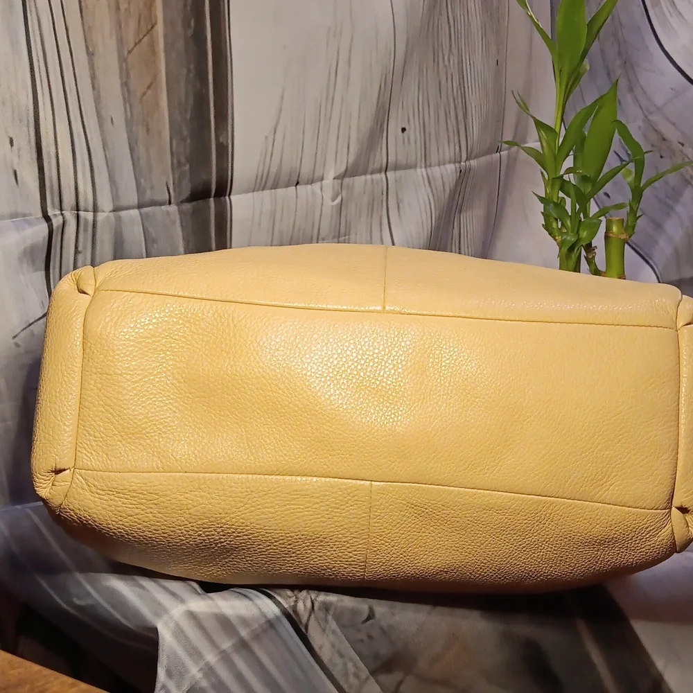 Coach Phoebe K138126224 Pebble Soft Leather Tan Bag Purse - Picture 4 of 12